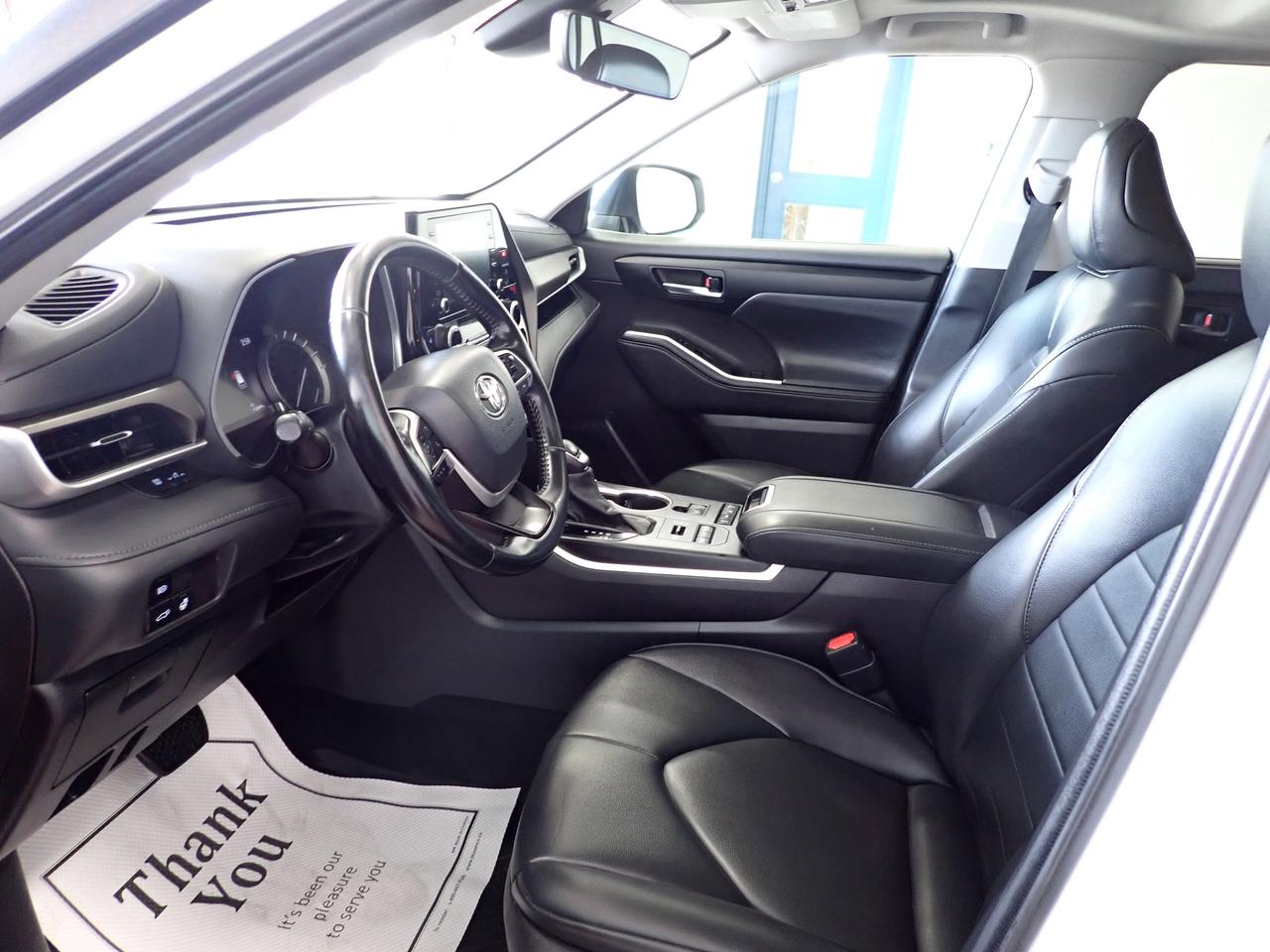 2022 Toyota Highlander XLE AWD LEATHER SUNROOF NAVI Photo