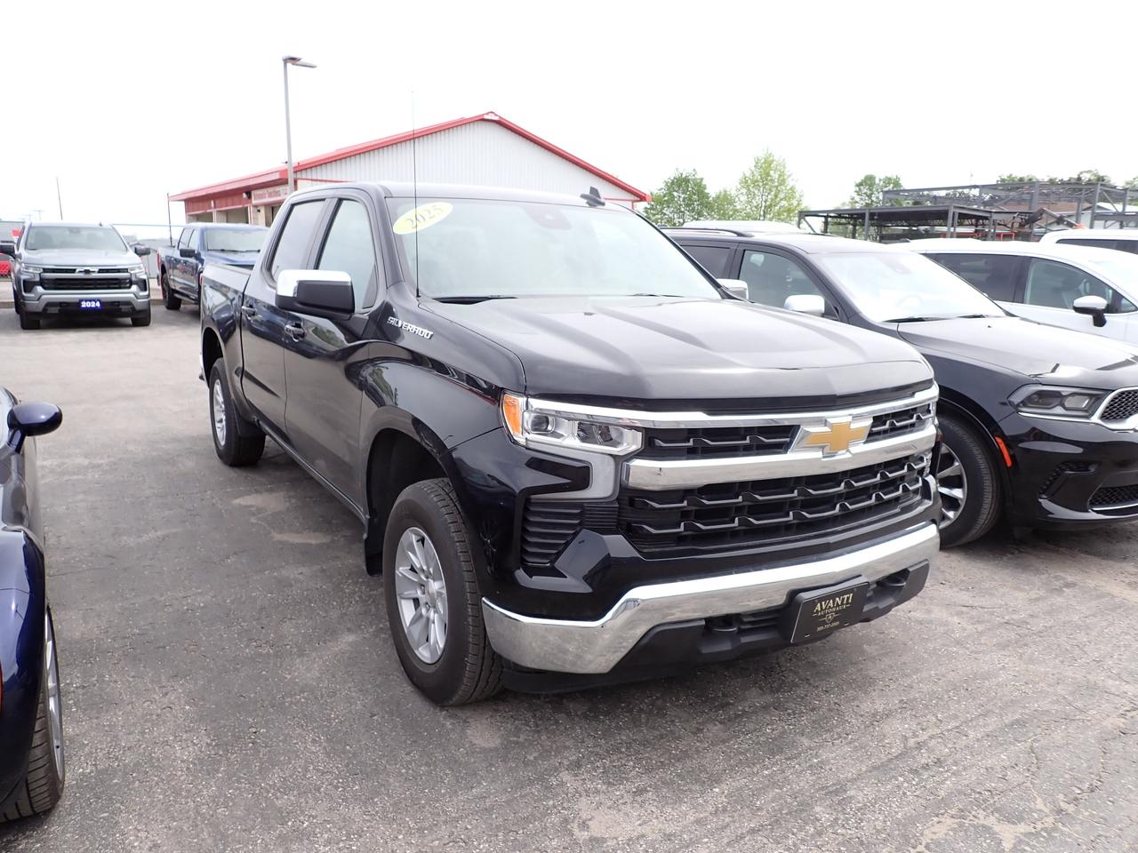 2025 Chevrolet Silverado 1500 LT 4WD Crew Cab Photo0