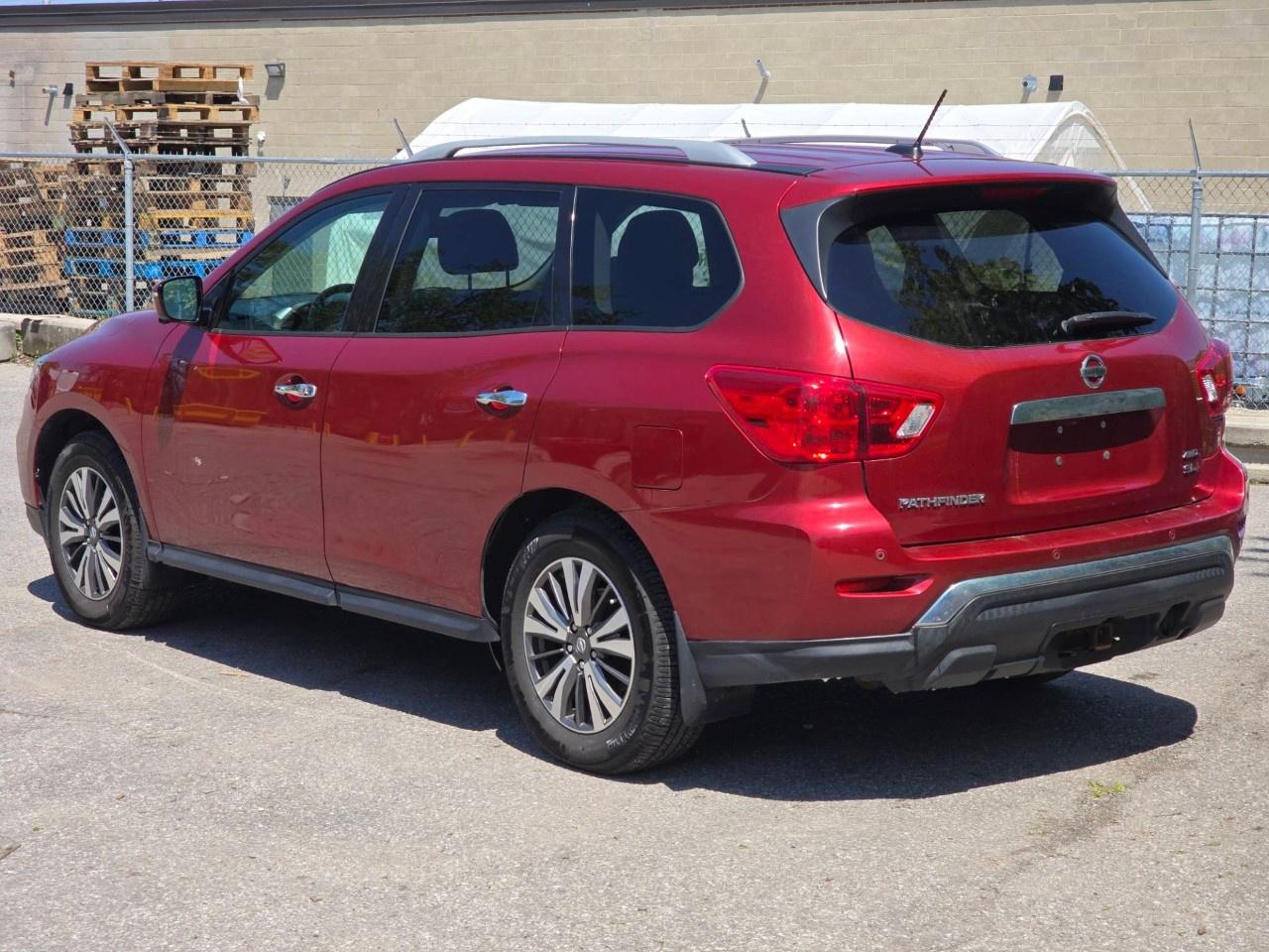 2017 Nissan Pathfinder 4WD 4DR SL Photo