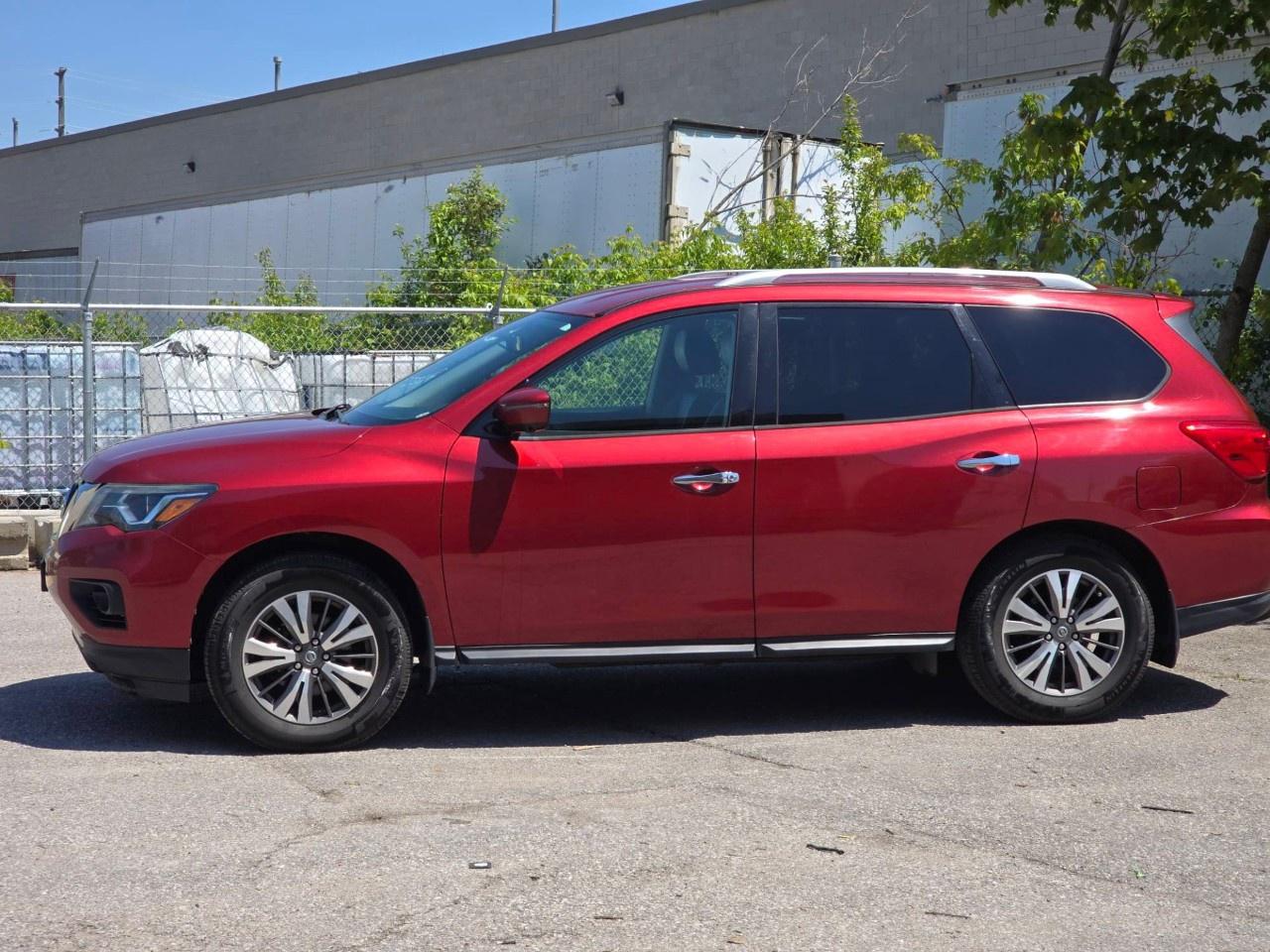 2017 Nissan Pathfinder 4WD 4DR SL Photo