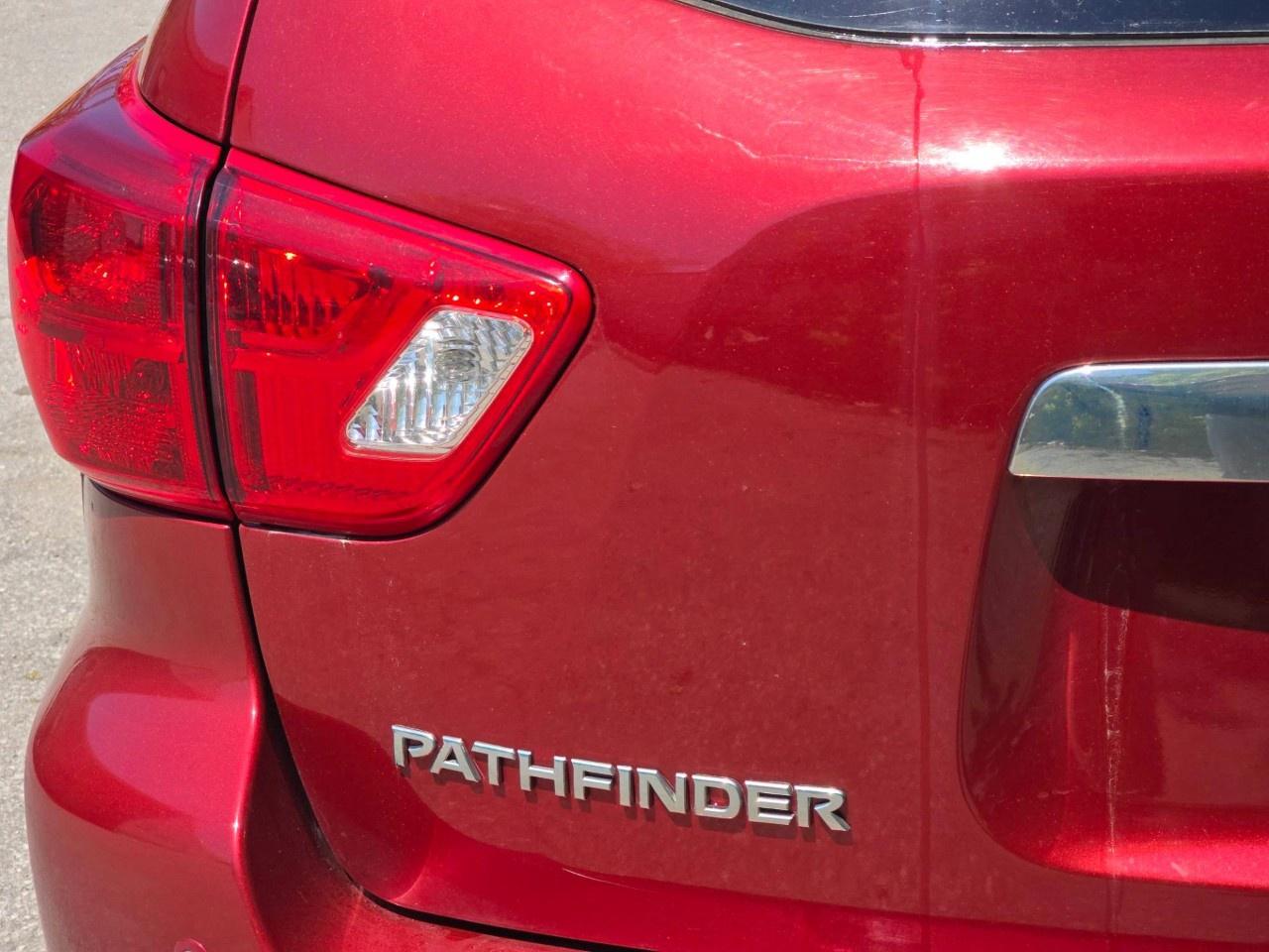 2017 Nissan Pathfinder 4WD 4DR SL Photo
