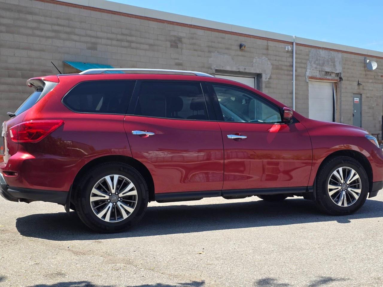 2017 Nissan Pathfinder 4WD 4DR SL Photo