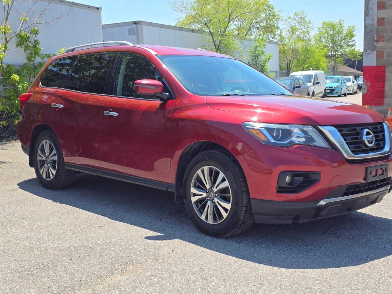 2017 Nissan Pathfinder 4WD 4DR SL Photo