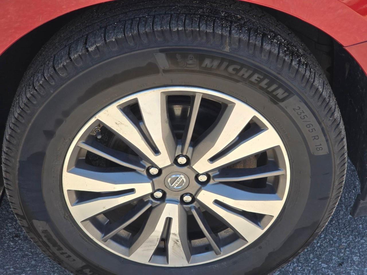 2017 Nissan Pathfinder 4WD 4DR SL Photo