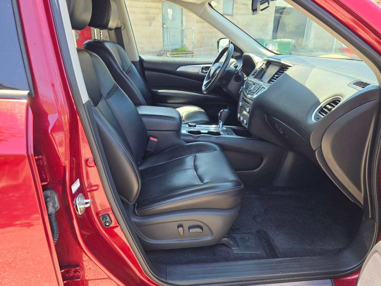 2017 Nissan Pathfinder 4WD 4DR SL Photo
