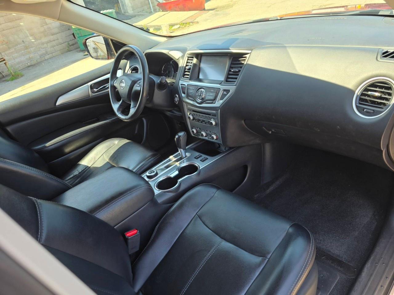 2017 Nissan Pathfinder 4WD 4DR SL Photo