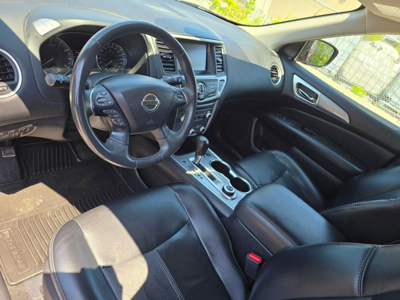 2017 Nissan Pathfinder 4WD 4DR SL Photo