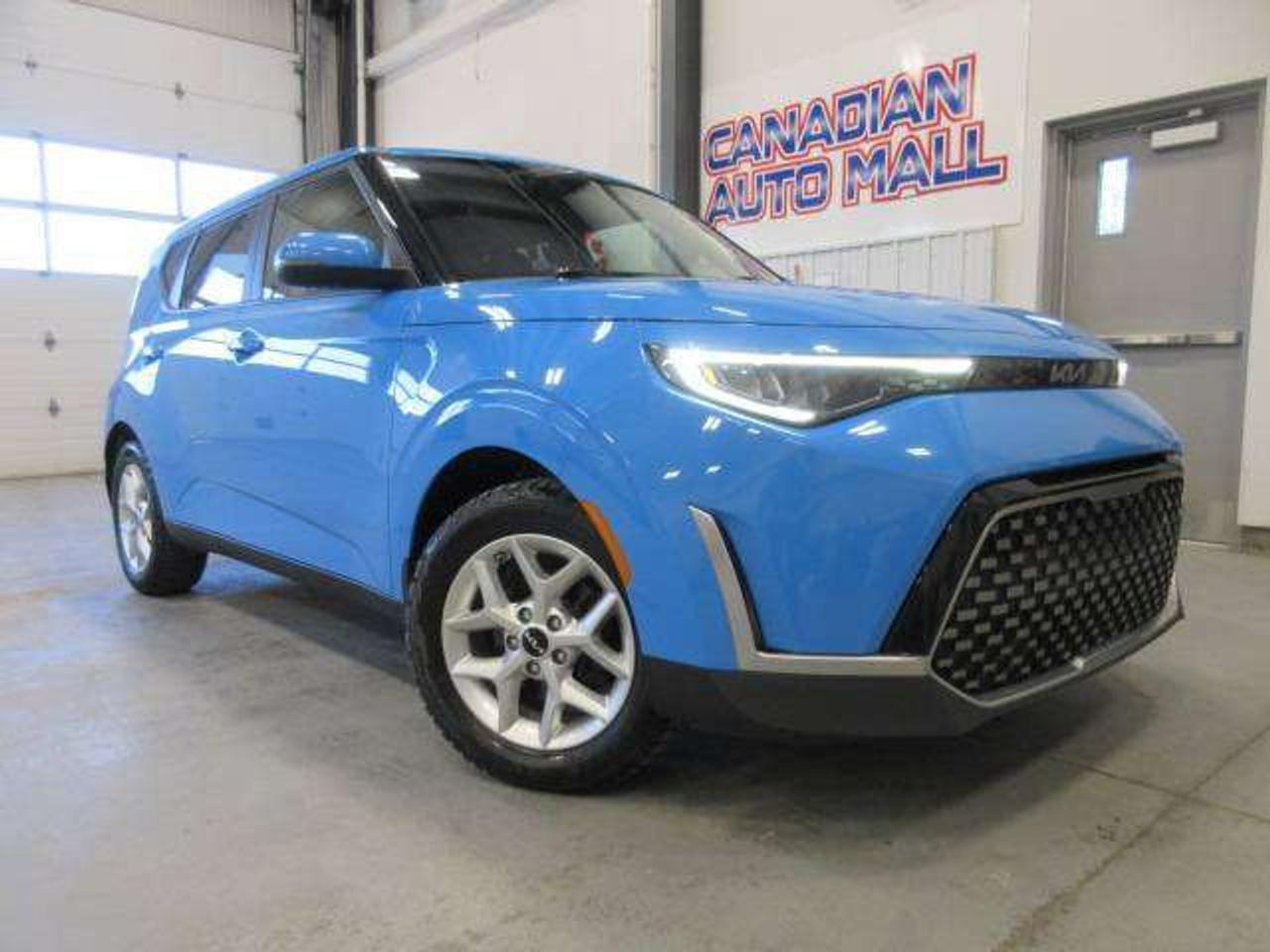 2023 Kia Soul EX, HTD. SEATS, A/C, BT, APPLE/ANDROID, 75K! Photo