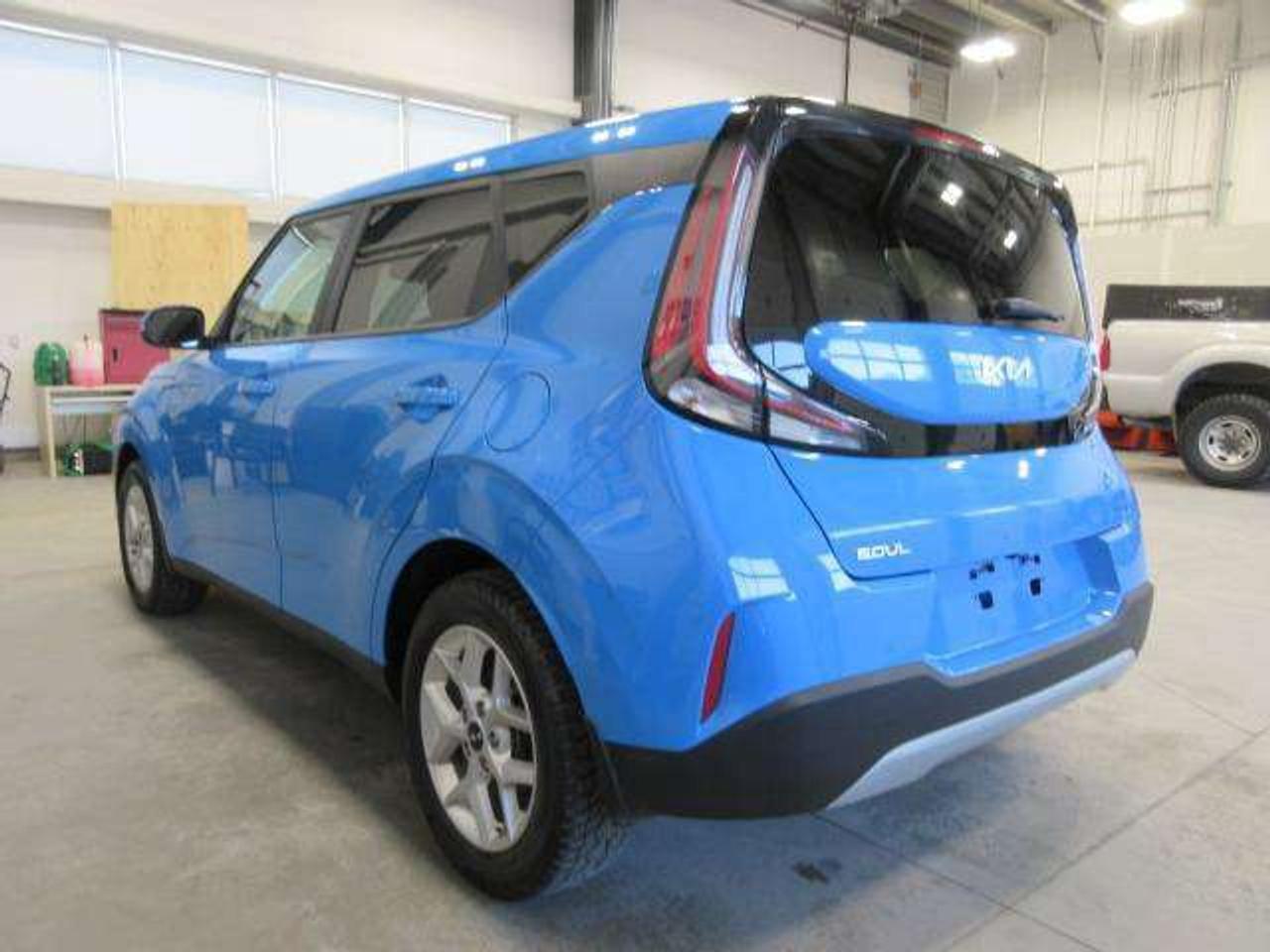 2023 Kia Soul EX, HTD. SEATS, A/C, BT, APPLE/ANDROID, 75K! Photo