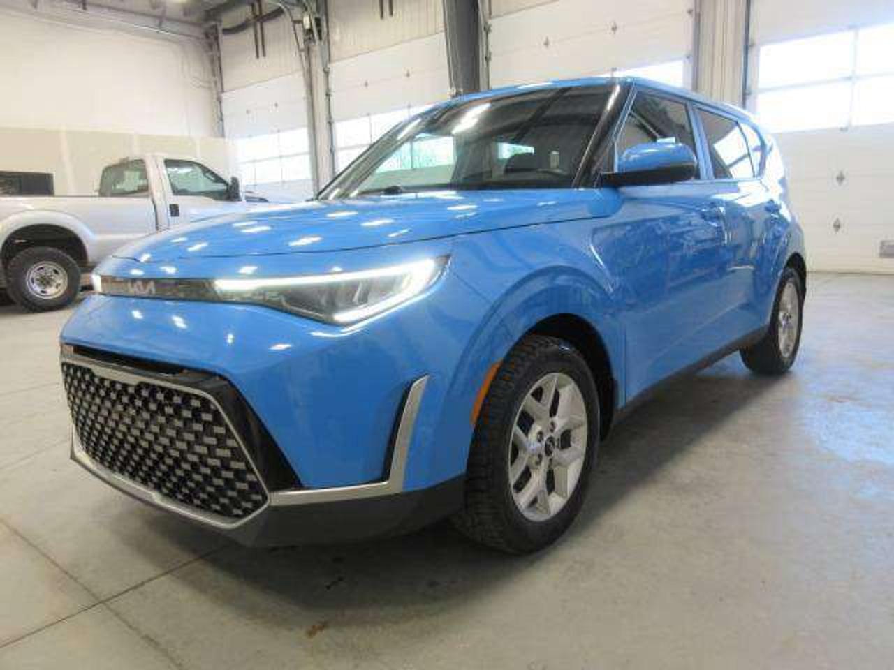 2023 Kia Soul EX, HTD. SEATS, A/C, BT, APPLE/ANDROID, 75K! Photo3
