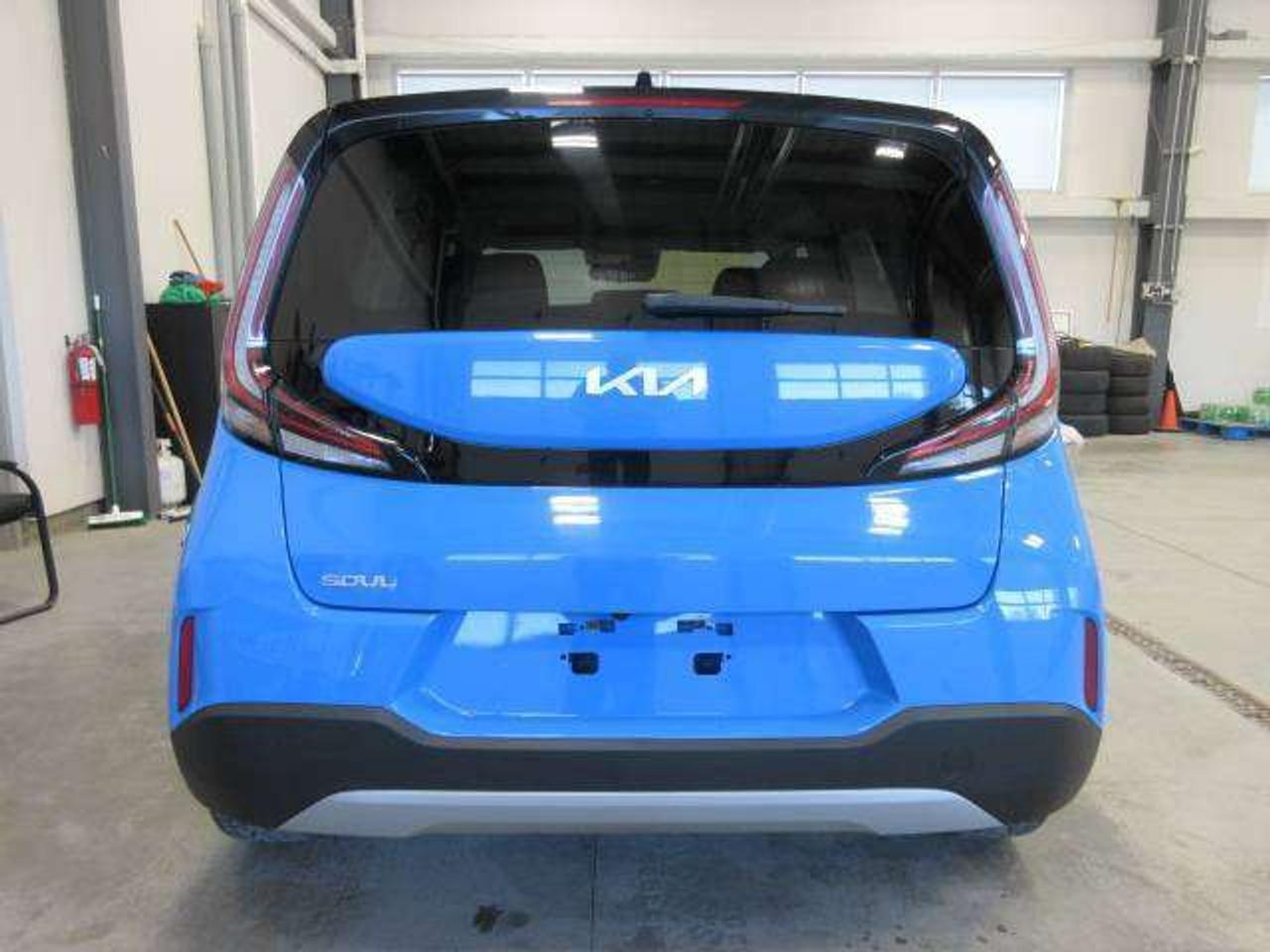 2023 Kia Soul EX, HTD. SEATS, A/C, BT, APPLE/ANDROID, 75K! Photo