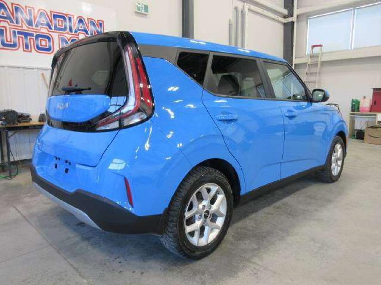 2023 Kia Soul EX, HTD. SEATS, A/C, BT, APPLE/ANDROID, 75K! Photo