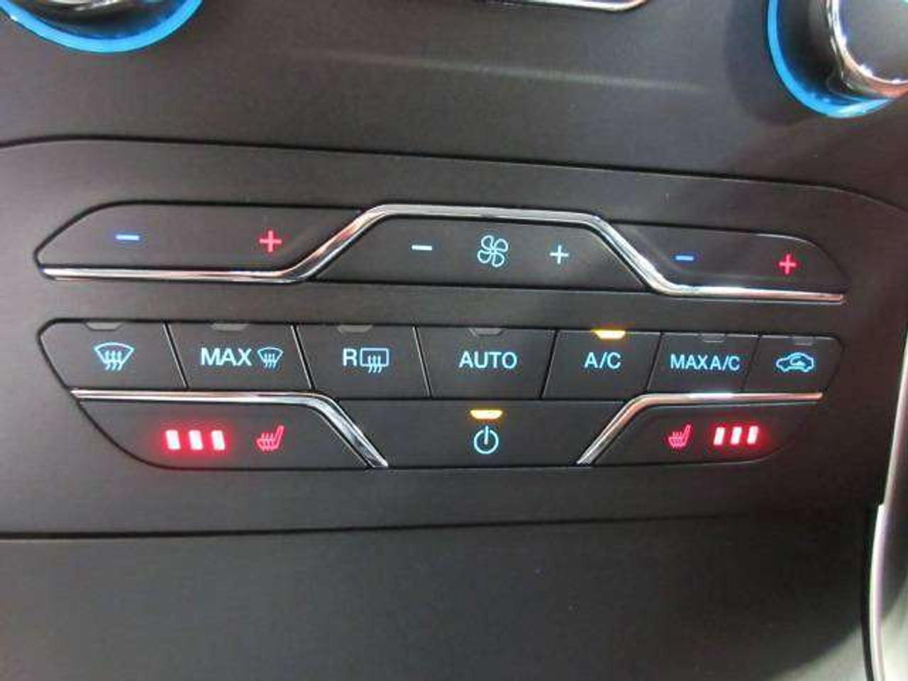 2019 Ford Edge SEL AWD, HTD. SEATS, A/C, APPLE/ANDROID, JUST 64K! Photo