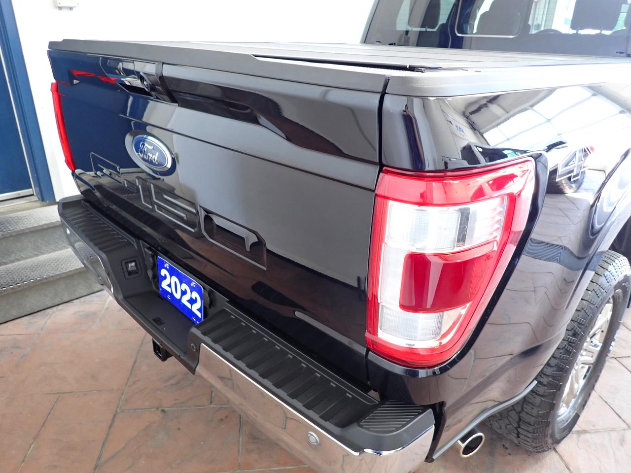 2022 Ford F-150 LARIAT SUPERCREW 5.5 BOX LEATHER NAVI SUNROOF 4WD Photo