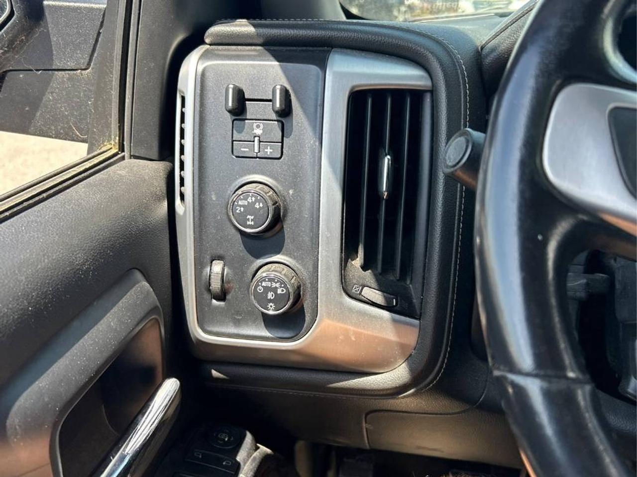2016 GMC Sierra 1500 4WD Crew Cab Short Box SLE Photo