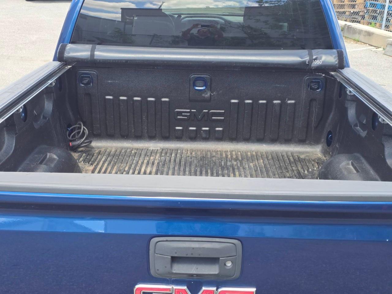 2016 GMC Sierra 1500 4WD Crew Cab Short Box SLE Photo