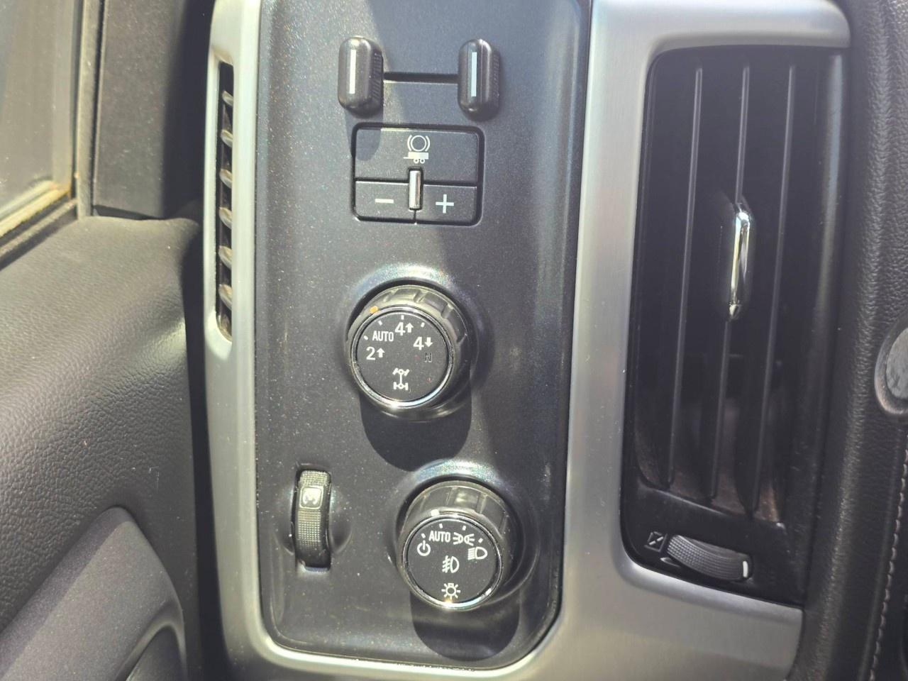 2016 GMC Sierra 1500 4WD Crew Cab Short Box SLE Photo