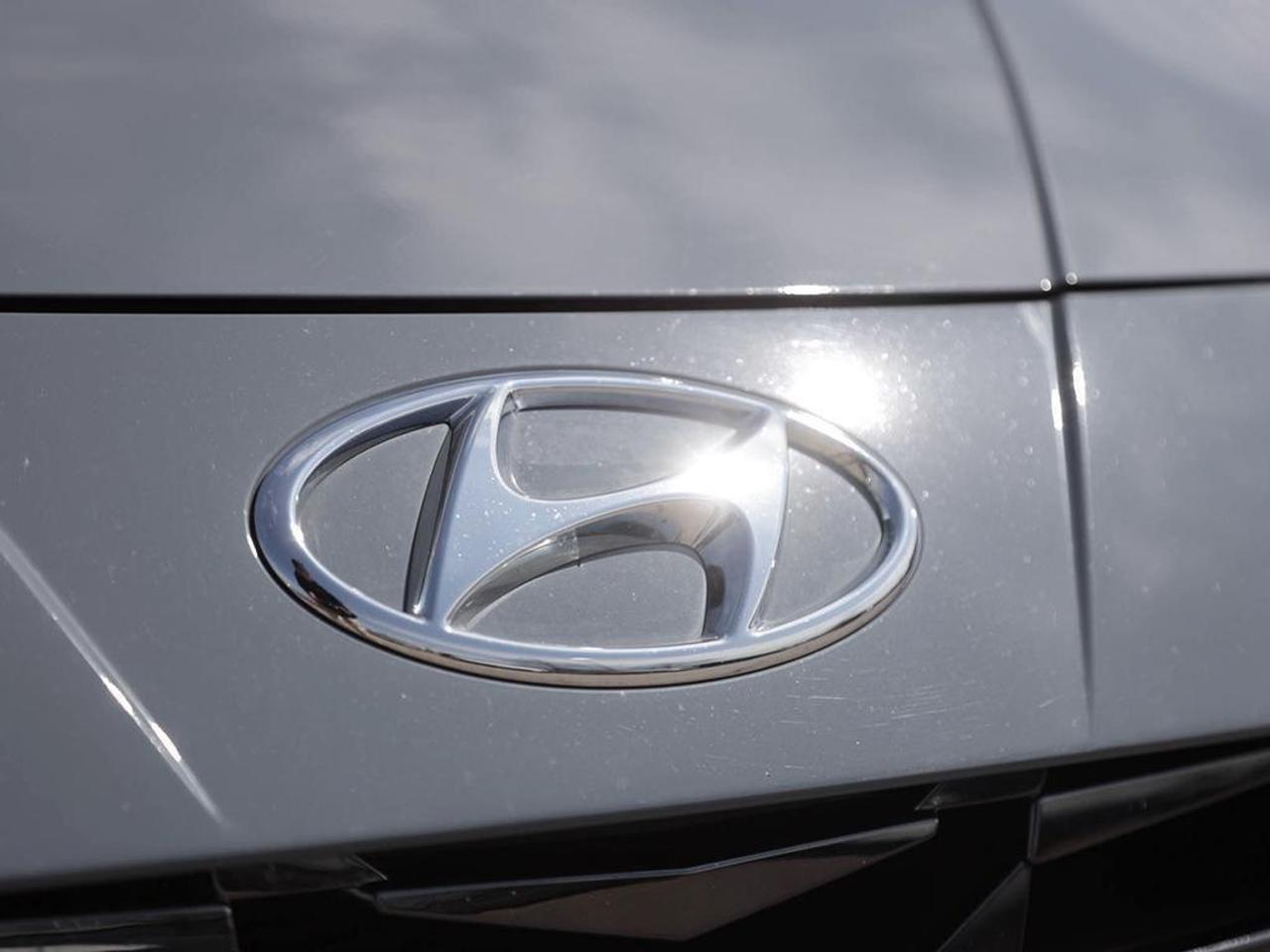 2021 Hyundai Elantra Ultimate Tech 4dr Sedan Photo