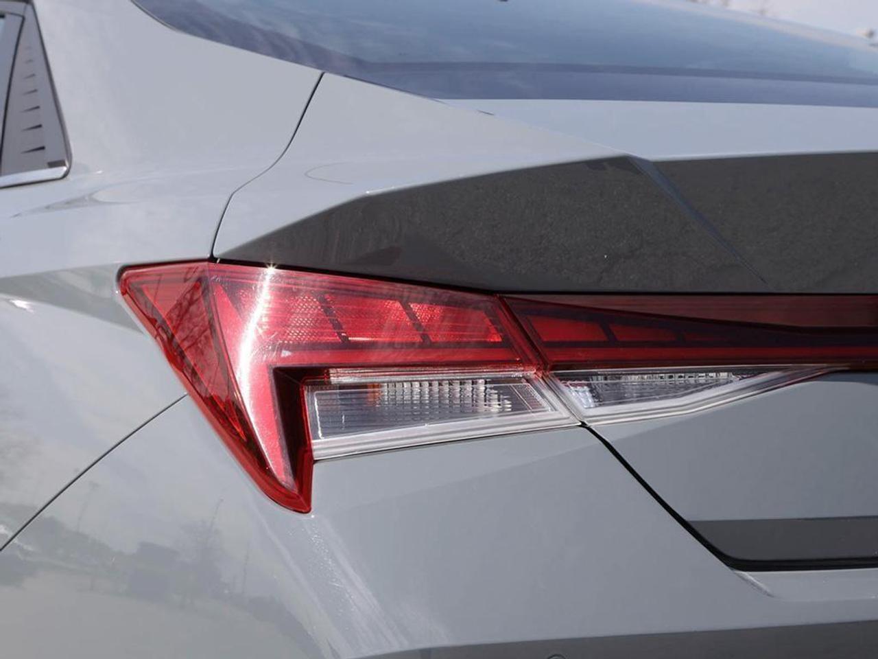 2021 Hyundai Elantra Ultimate Tech 4dr Sedan Photo