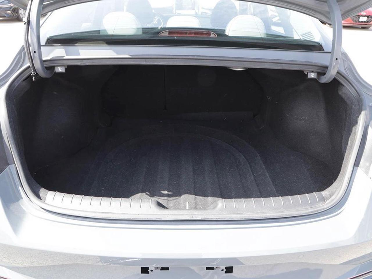 2021 Hyundai Elantra Ultimate Tech 4dr Sedan Photo