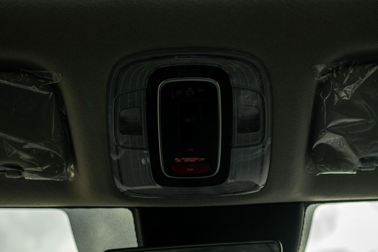 2026 Hyundai Elantra Luxury IVT Photo