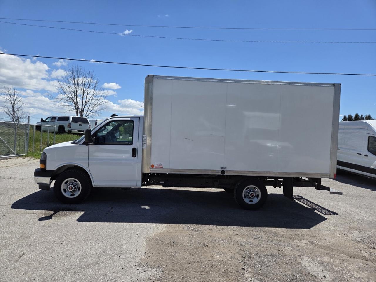 2025 GMC Savana G3500 - 14Ft Box - V8 Gas - Single Rear Wheels - N Photo