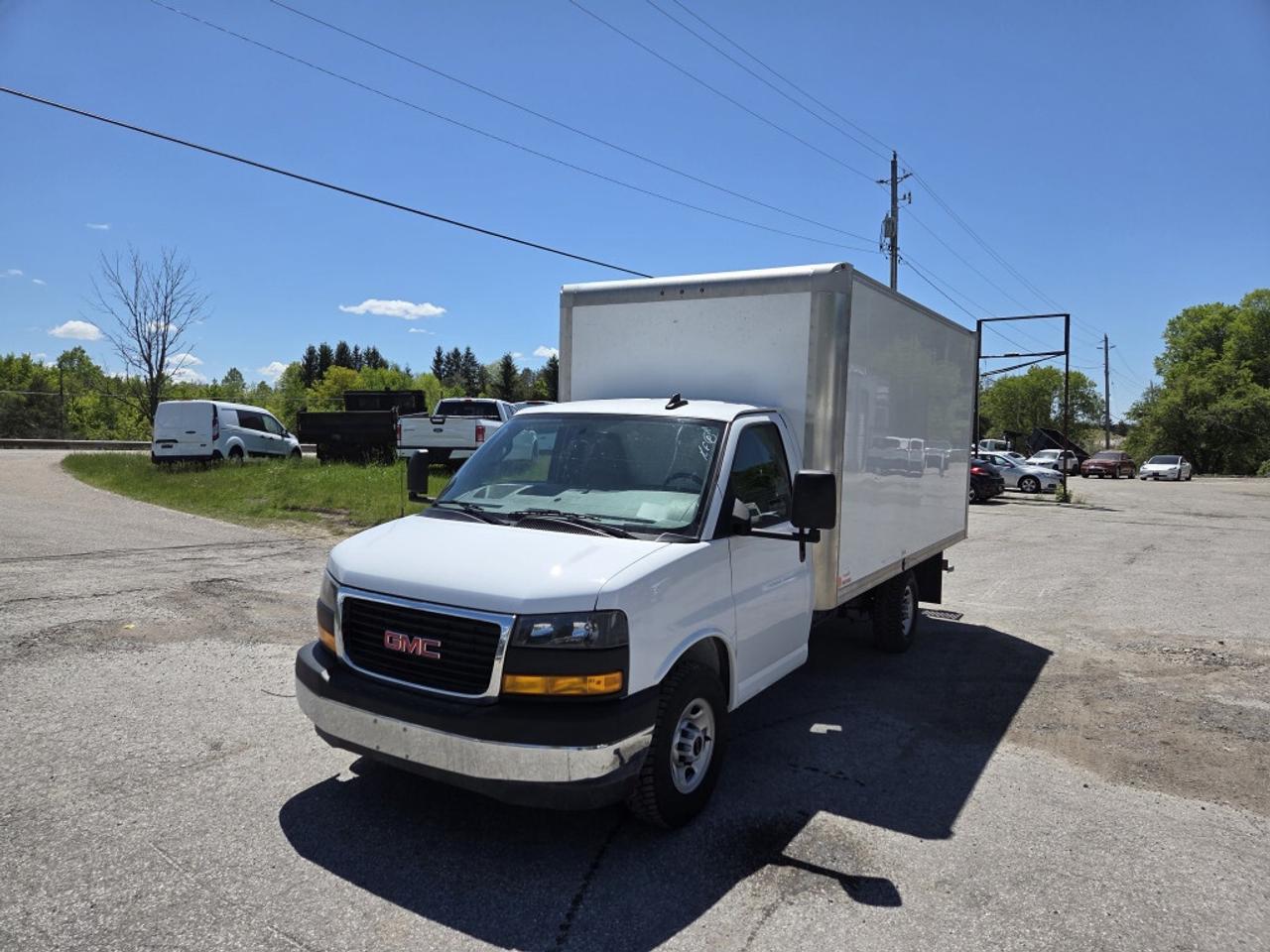 2025 GMC Savana G3500 - 14Ft Box - V8 Gas - Single Rear Wheels - N Photo