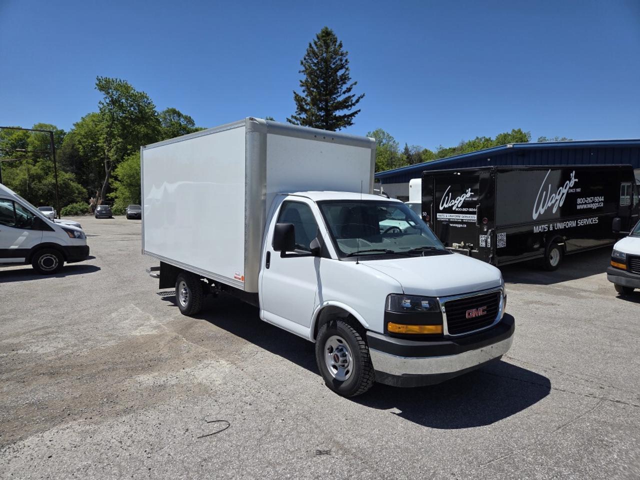 2025 GMC Savana G3500 - 14Ft Box - V8 Gas - Single Rear Wheels - N Photo3