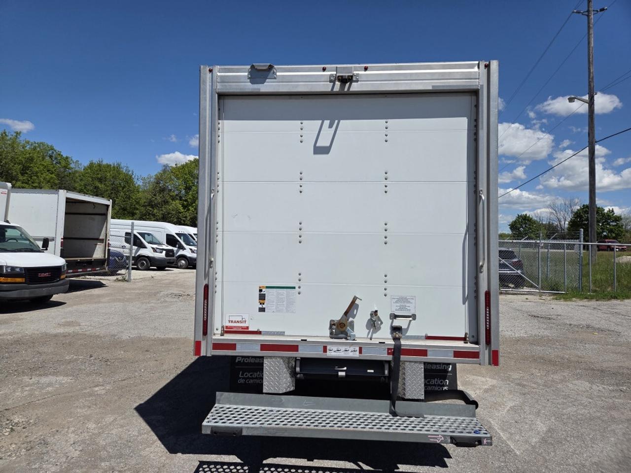 2025 GMC Savana G3500 - 14Ft Box - V8 Gas - Single Rear Wheels - N Photo