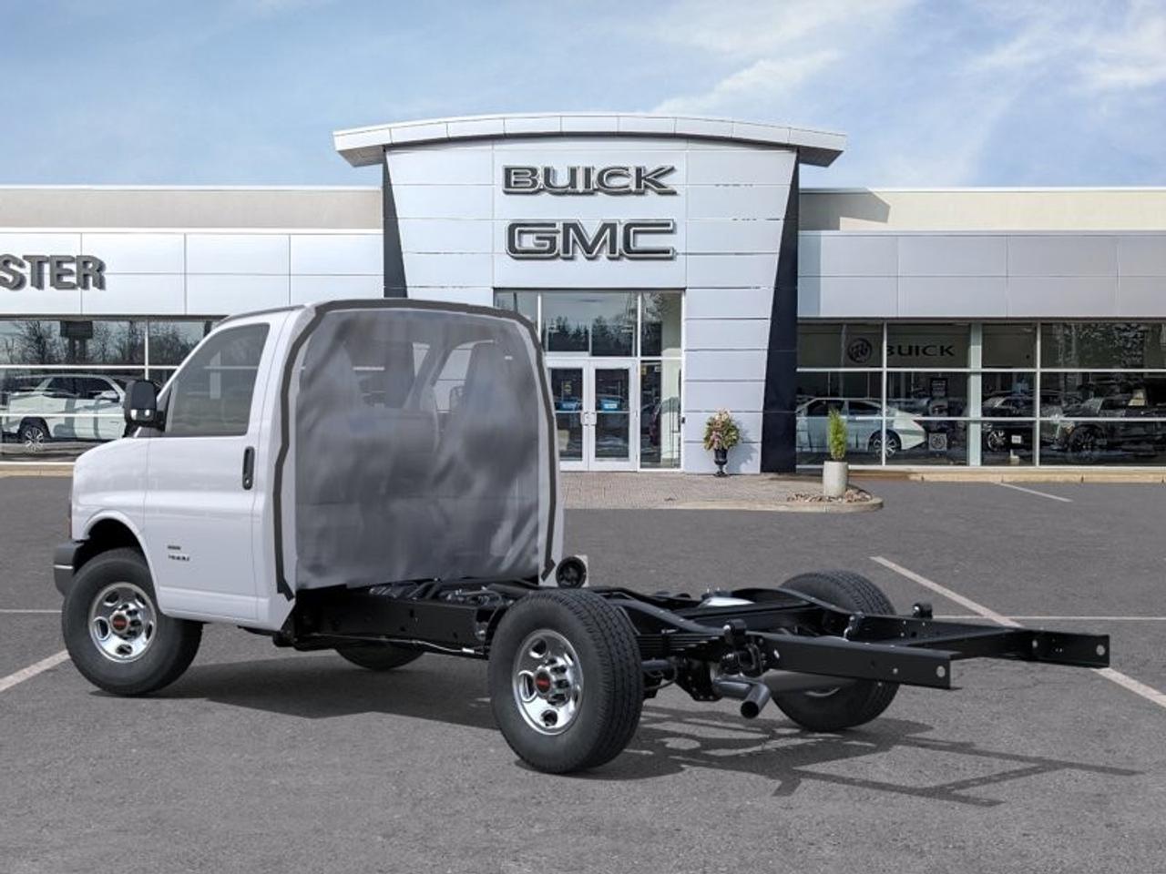 2026 GMC Savana Commercial Cutaway 3500 Van 139" Photo3
