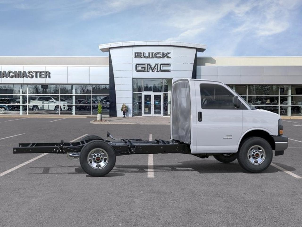 2026 GMC Savana Commercial Cutaway 3500 Van 139" Photo