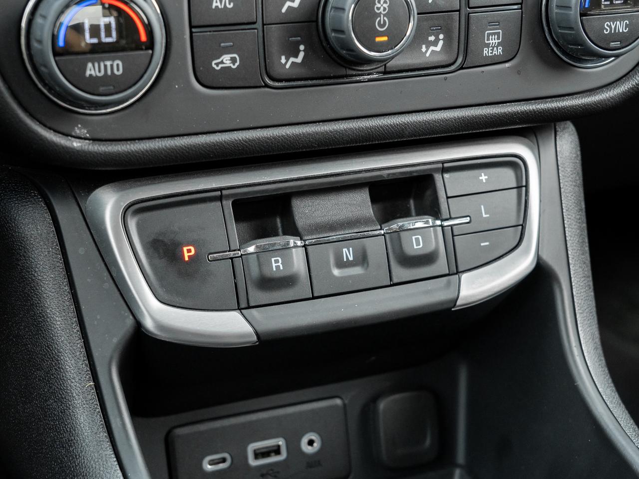 2024 GMC Terrain SLE 4dr Front-Wheel Drive Photo