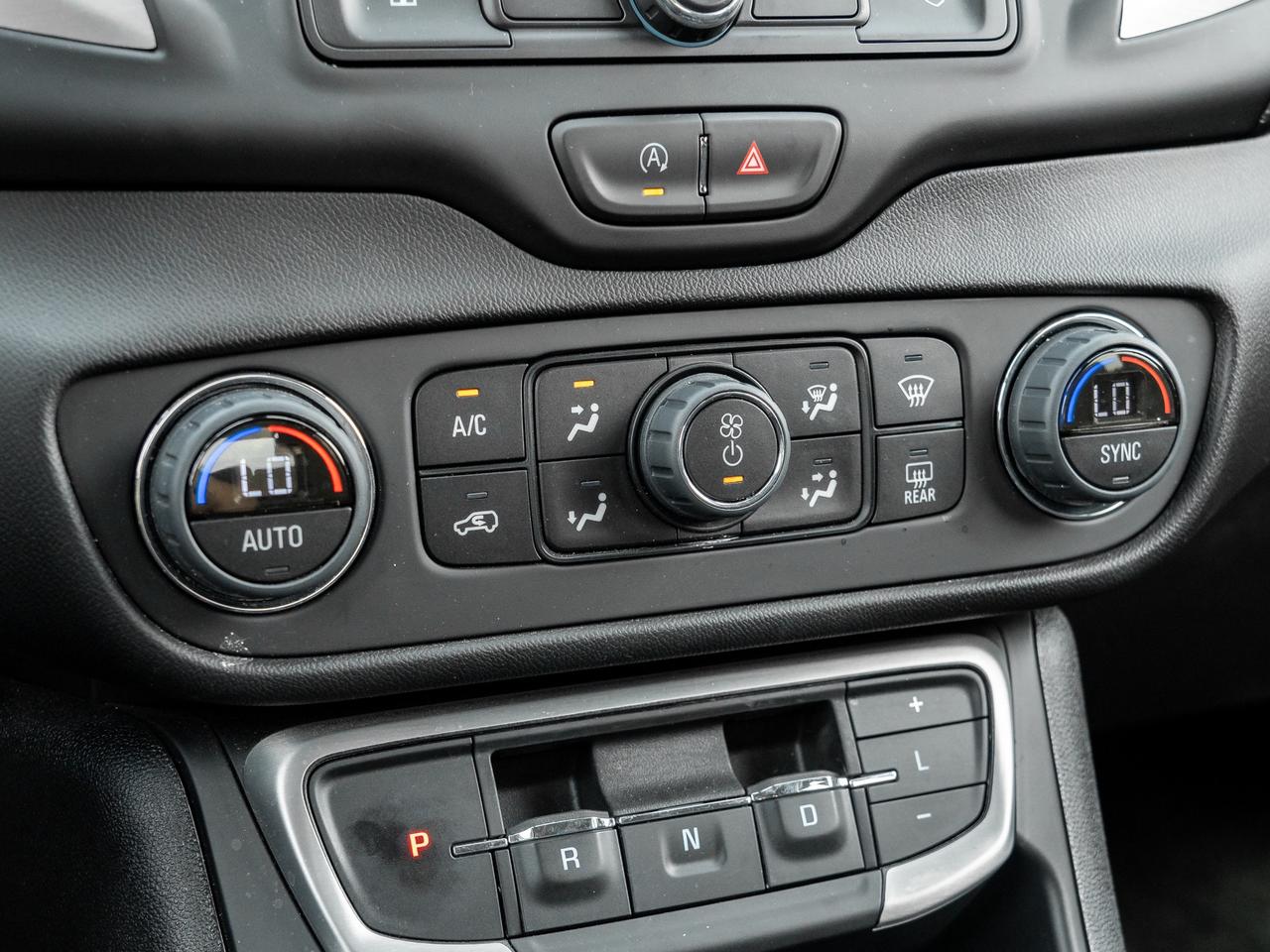 2024 GMC Terrain SLE 4dr Front-Wheel Drive Photo