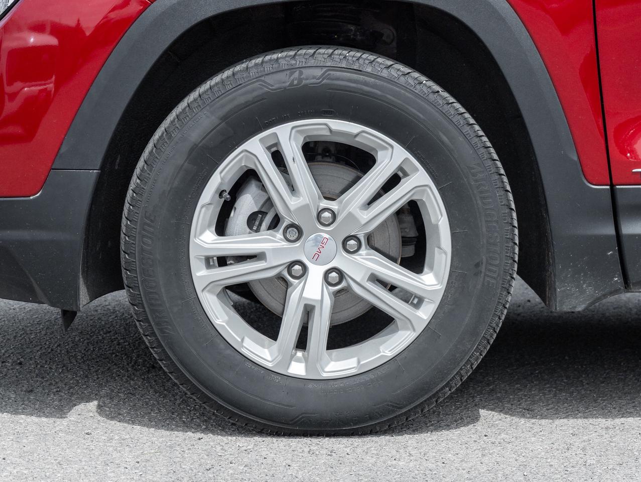 2024 GMC Terrain SLE 4dr All-Wheel Drive Photo3