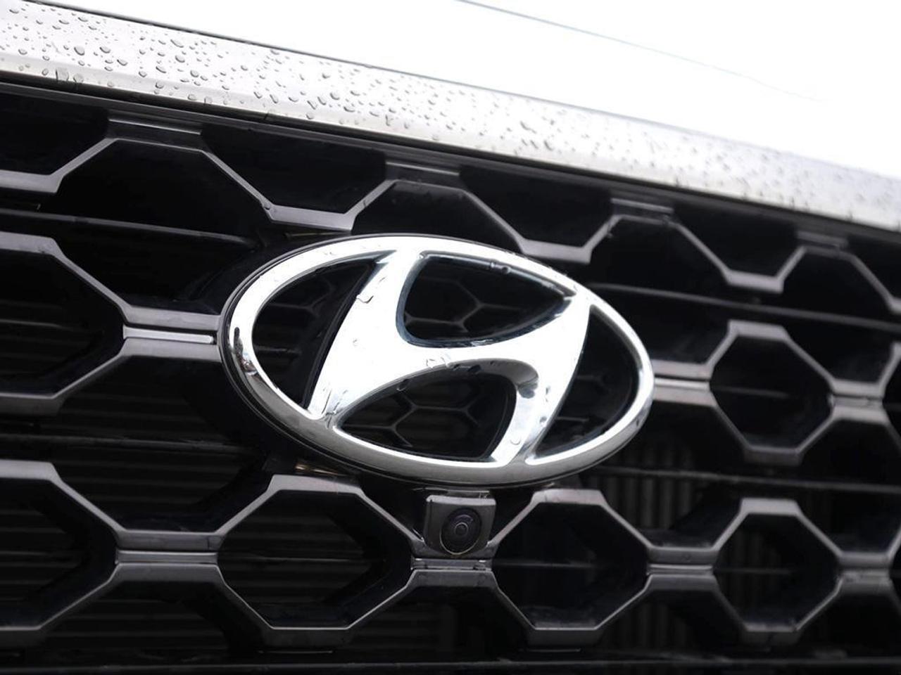 2019 Hyundai Santa Fe Ultimate 2.0  (A8) 4dr All-Wheel Drive Photo