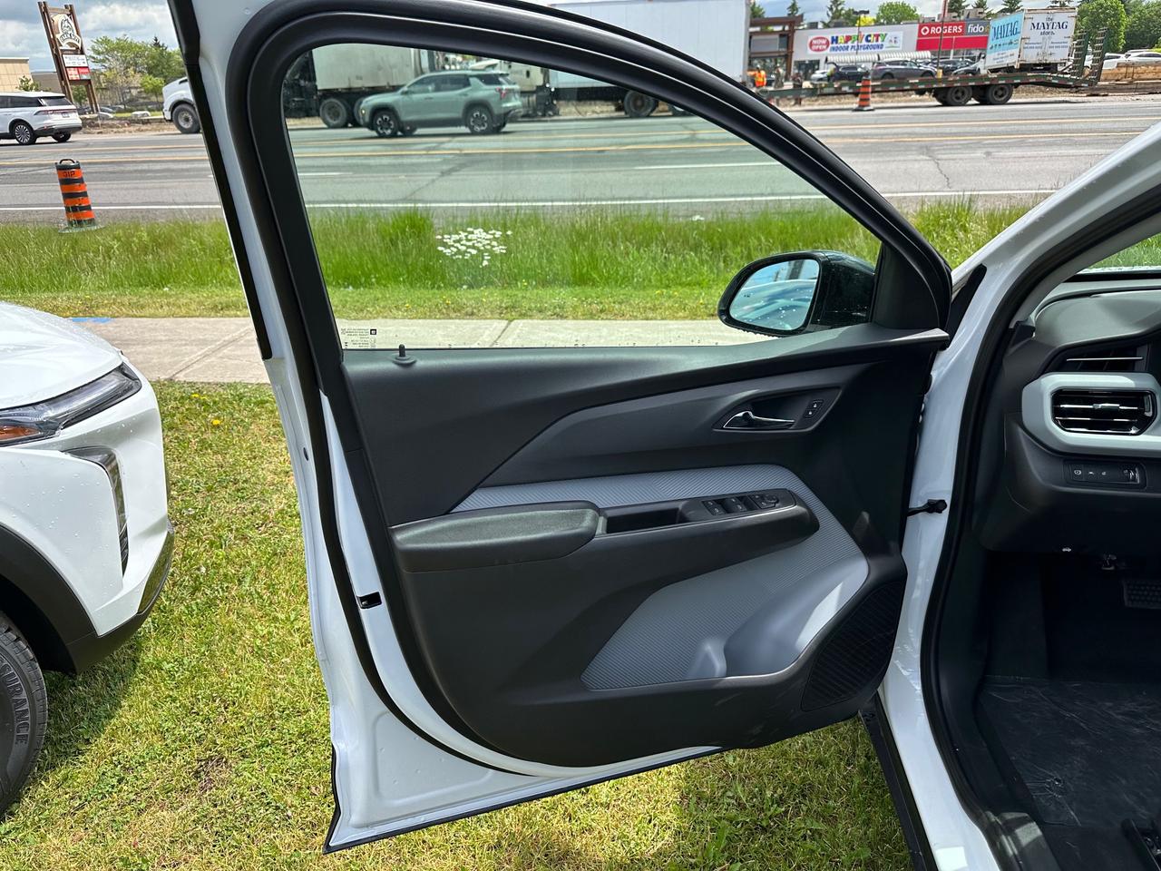 2027 Chevrolet Bolt RS 4dr Photo