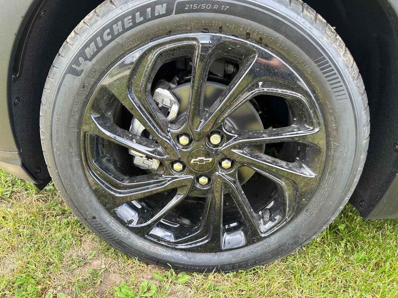 2027 Chevrolet Bolt RS 4dr Photo