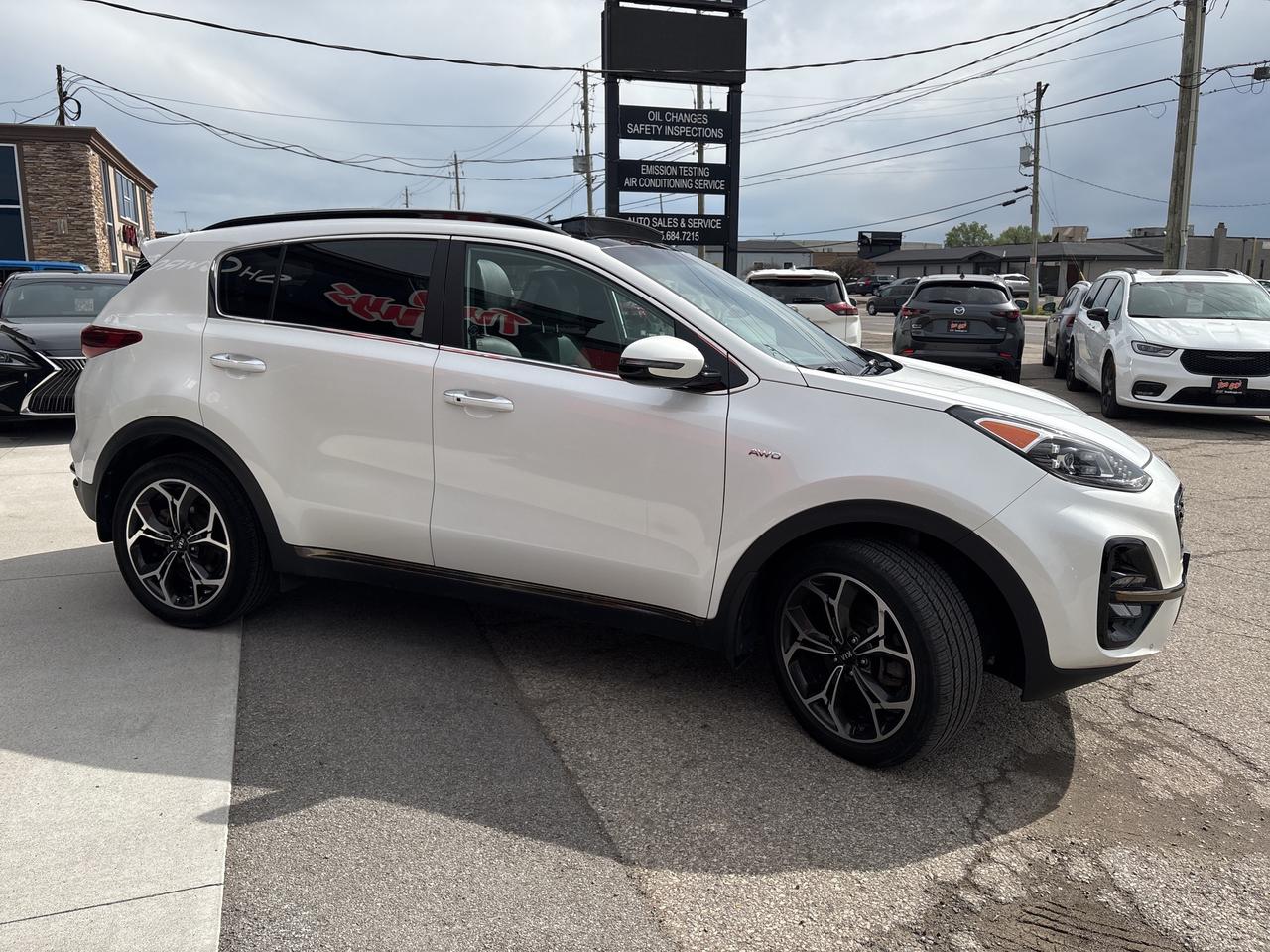 2022 Kia Sportage SX AWD Leather Nav Sunroof Back Up Camera Photo
