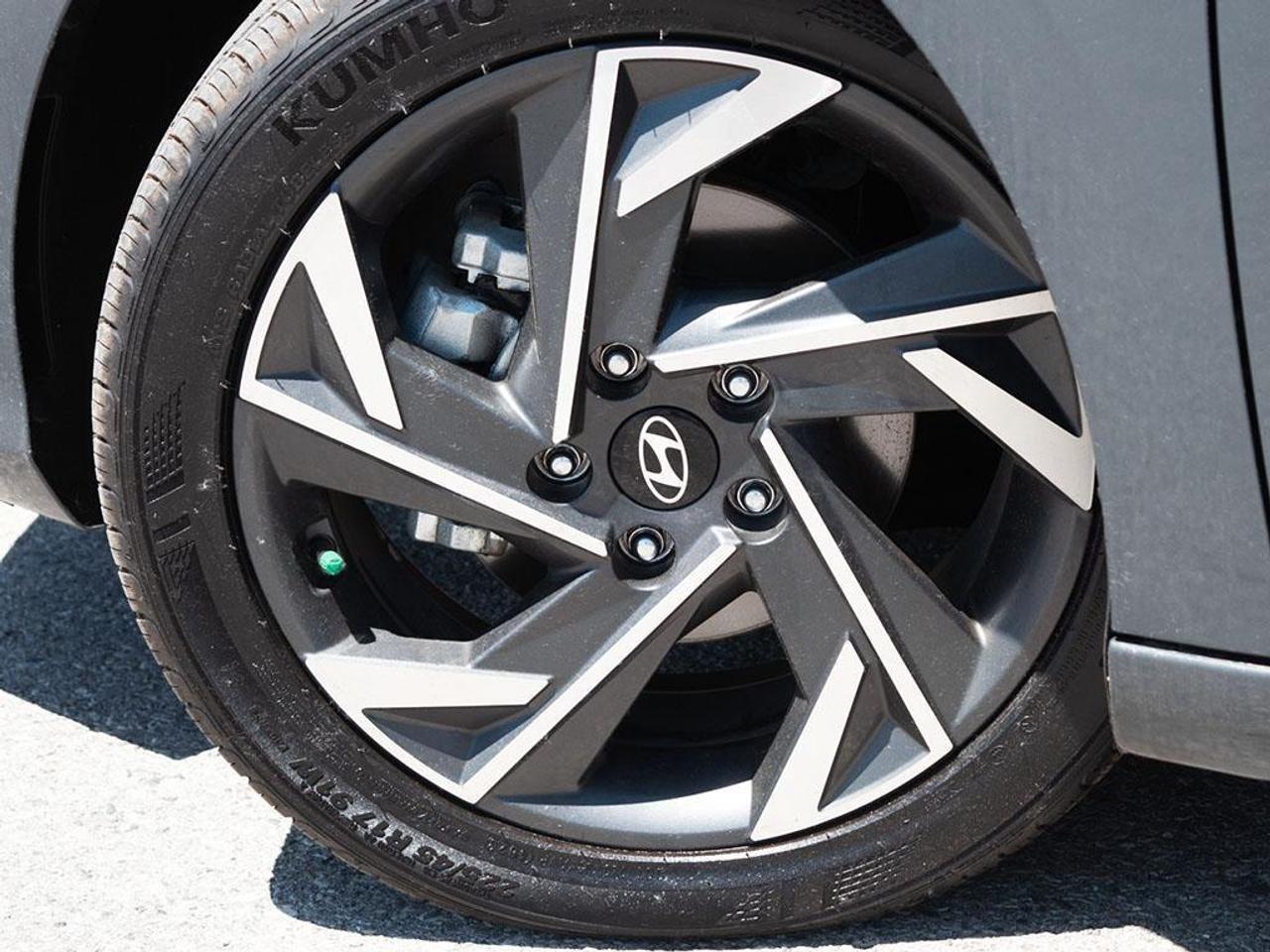 2024 Hyundai Elantra  Photo
