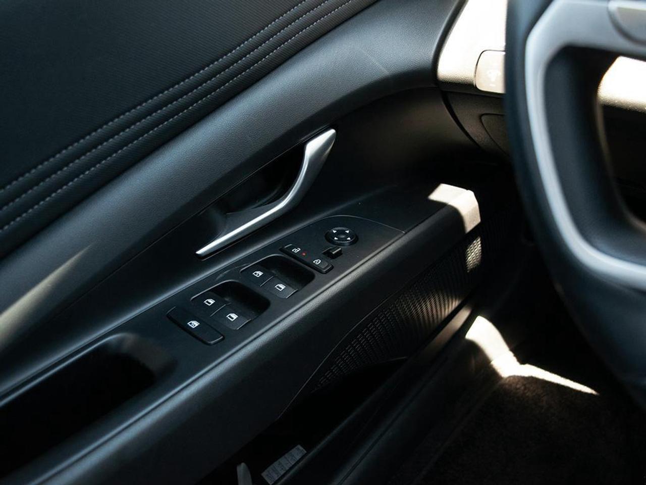 2024 Hyundai Elantra  Photo