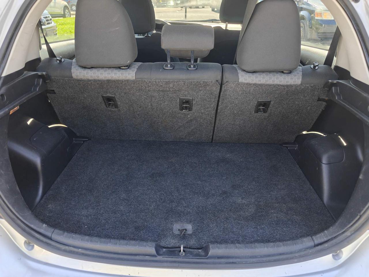 2015 Toyota Yaris LE (A4) 5dr Hatchback Photo