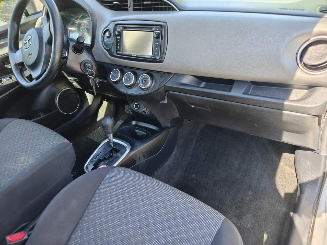 2015 Toyota Yaris LE (A4) 5dr Hatchback Photo