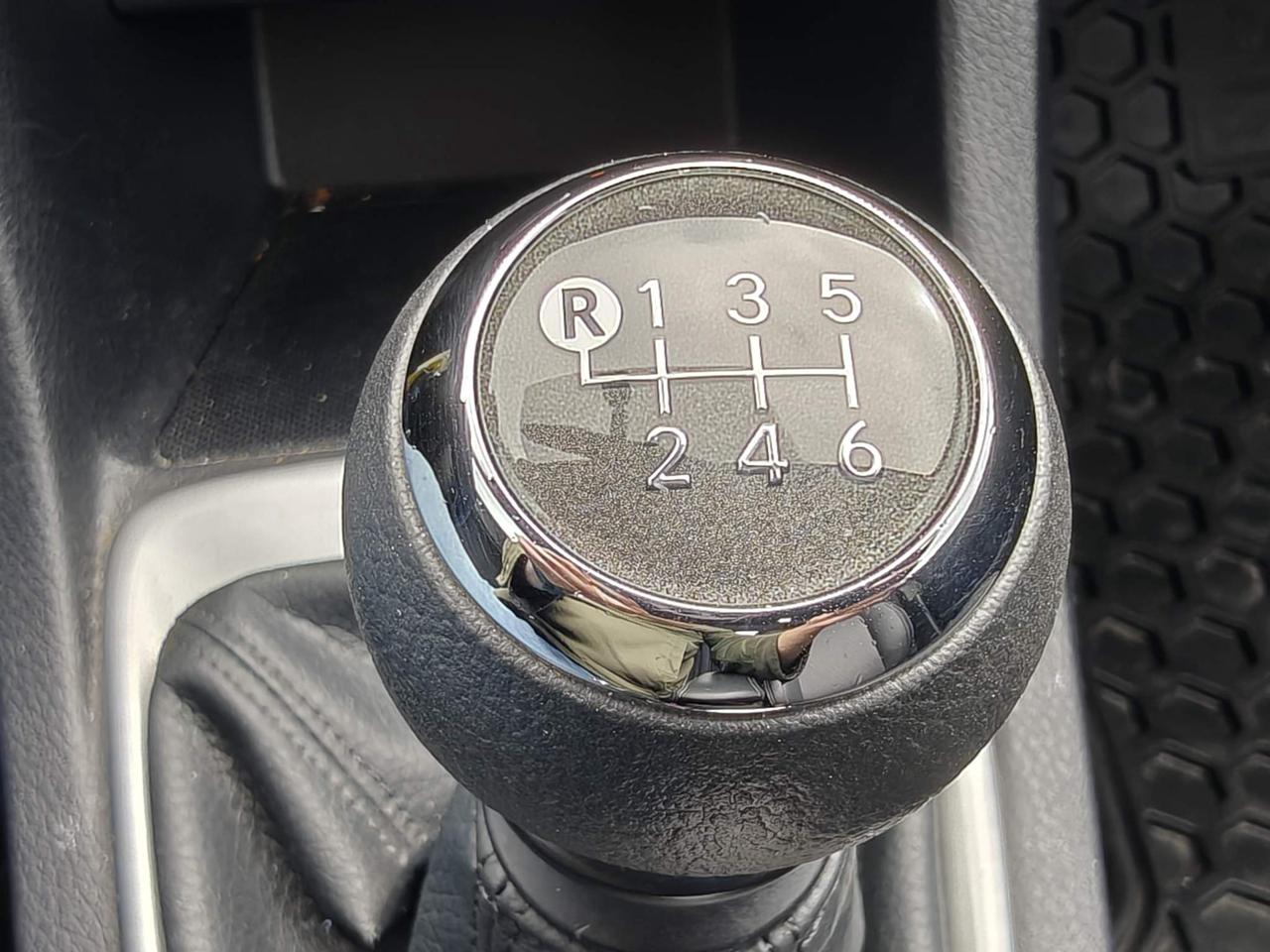 2016 Toyota Corolla S (M6) 4dr Sedan Photo2