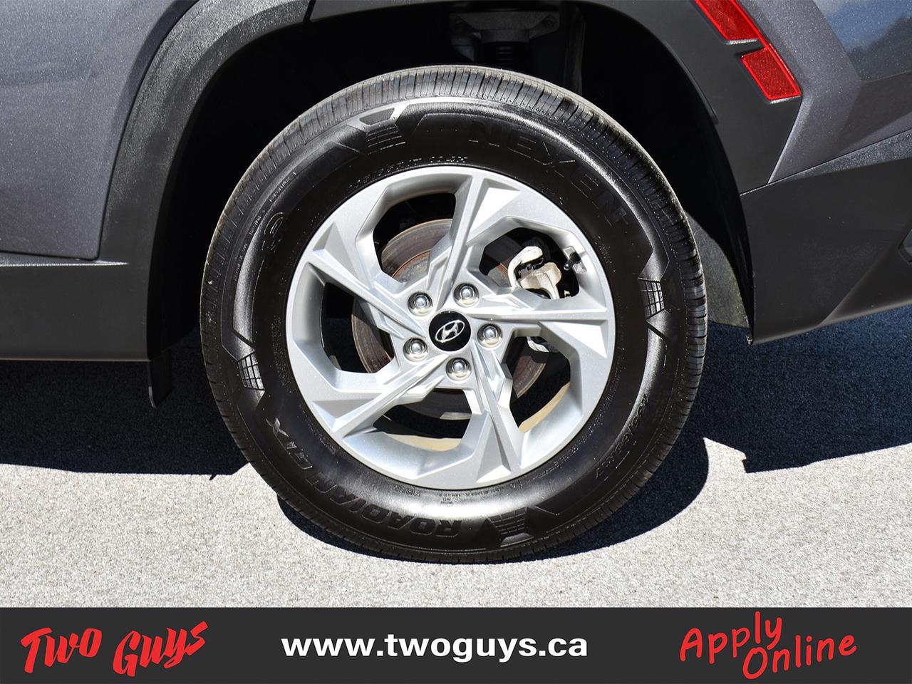 2023 Hyundai Tucson Preferred   AWD   WOW KMS   Htd Cloth Photo