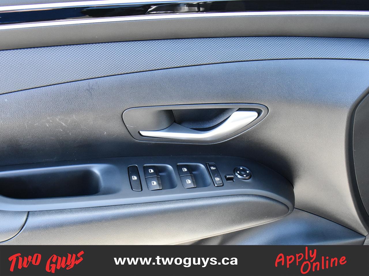 2023 Hyundai Tucson Preferred   AWD   WOW KMS   Htd Cloth Photo