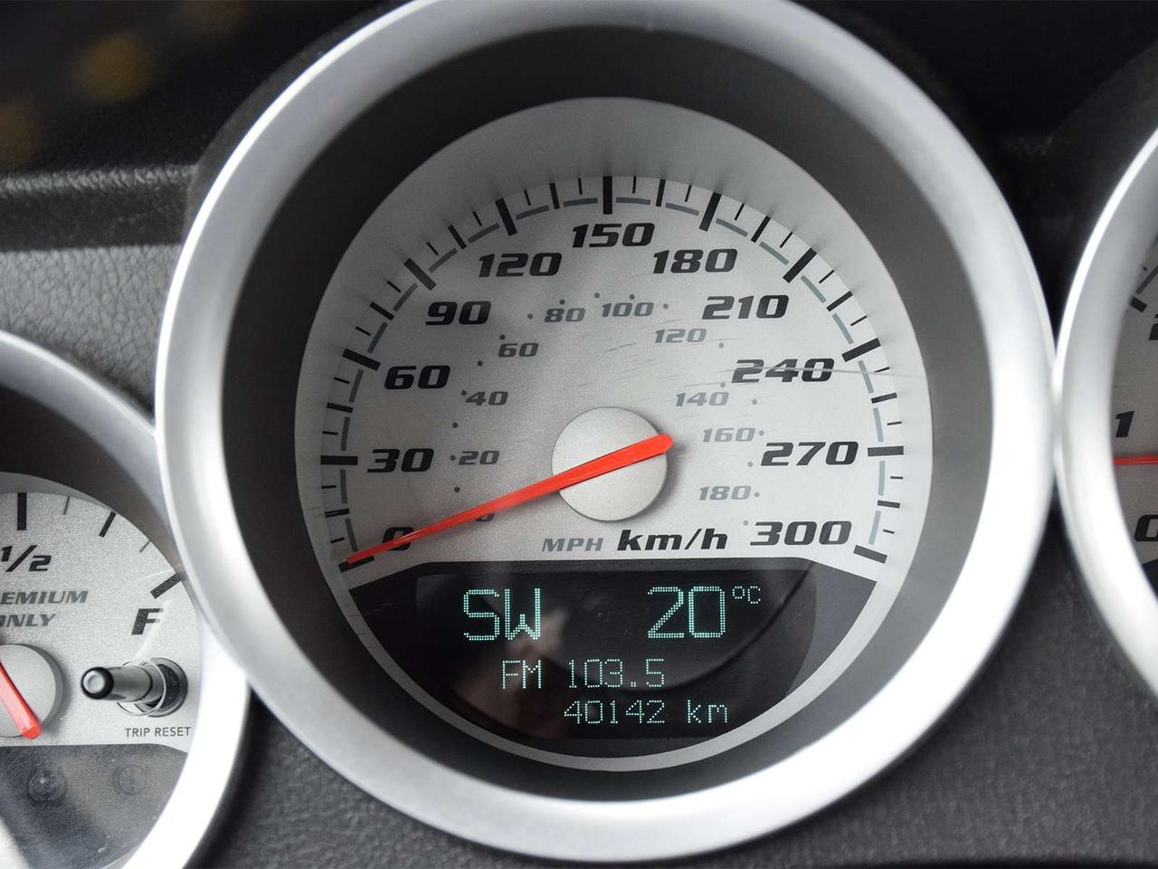 2007 Dodge Charger SRT-8 Super Bee   #932 of 1,000   ONLY 40,000 KM! Photo