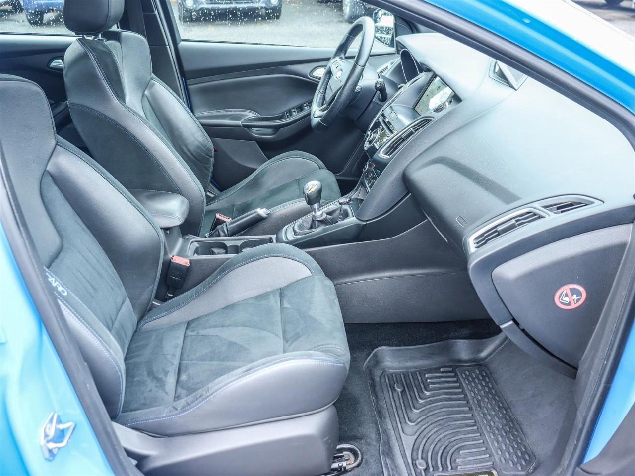2016 Ford Focus RS Base 4dr Hatchback Photo