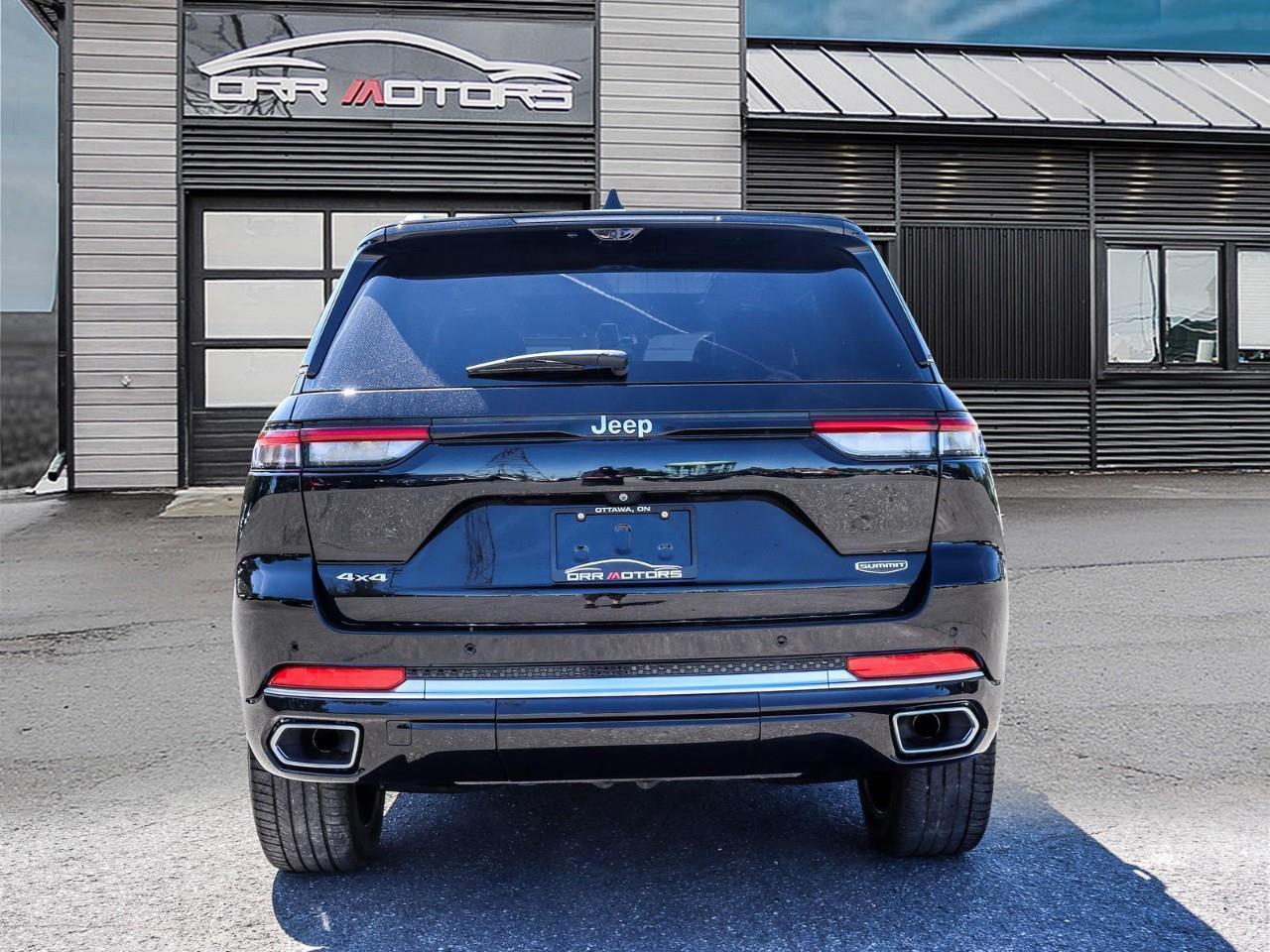 2022 Jeep Grand Cherokee Summit 4dr 4x4 Photo