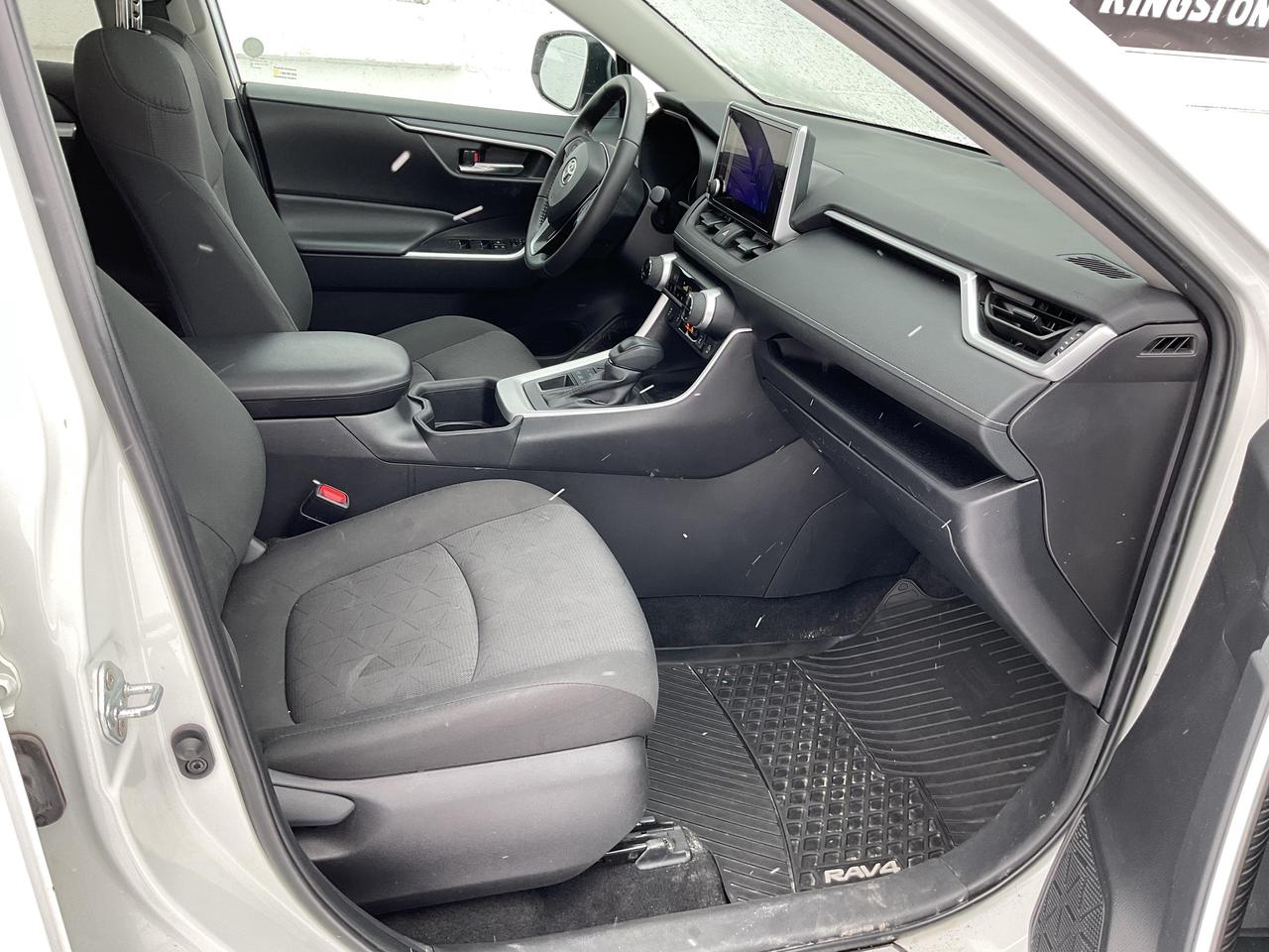 2024 Toyota RAV4 XLE 4dr All-wheel Drive Photo