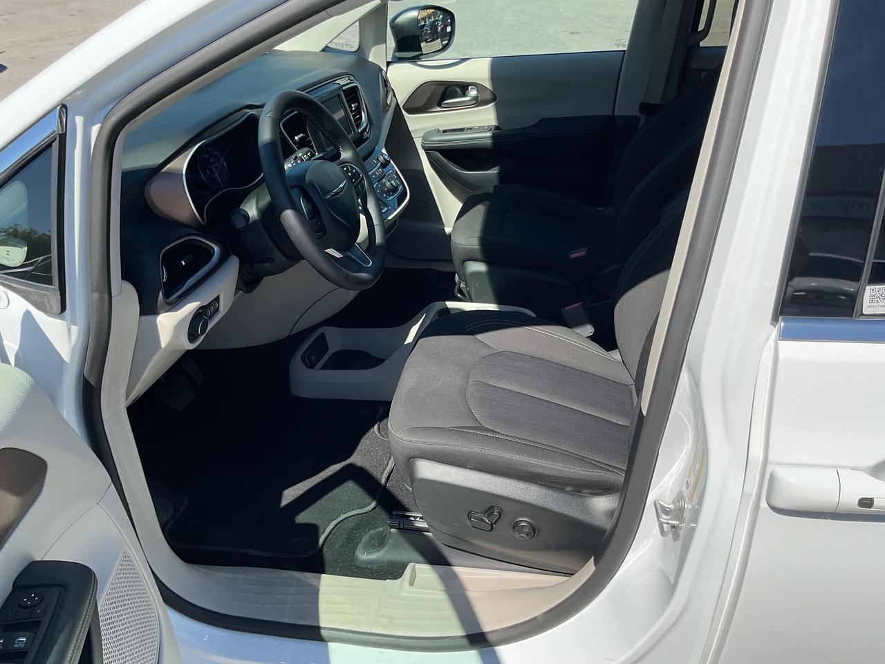 2024 Chrysler Grand Caravan SXT Front-Wheel Drive Passenger Van Photo